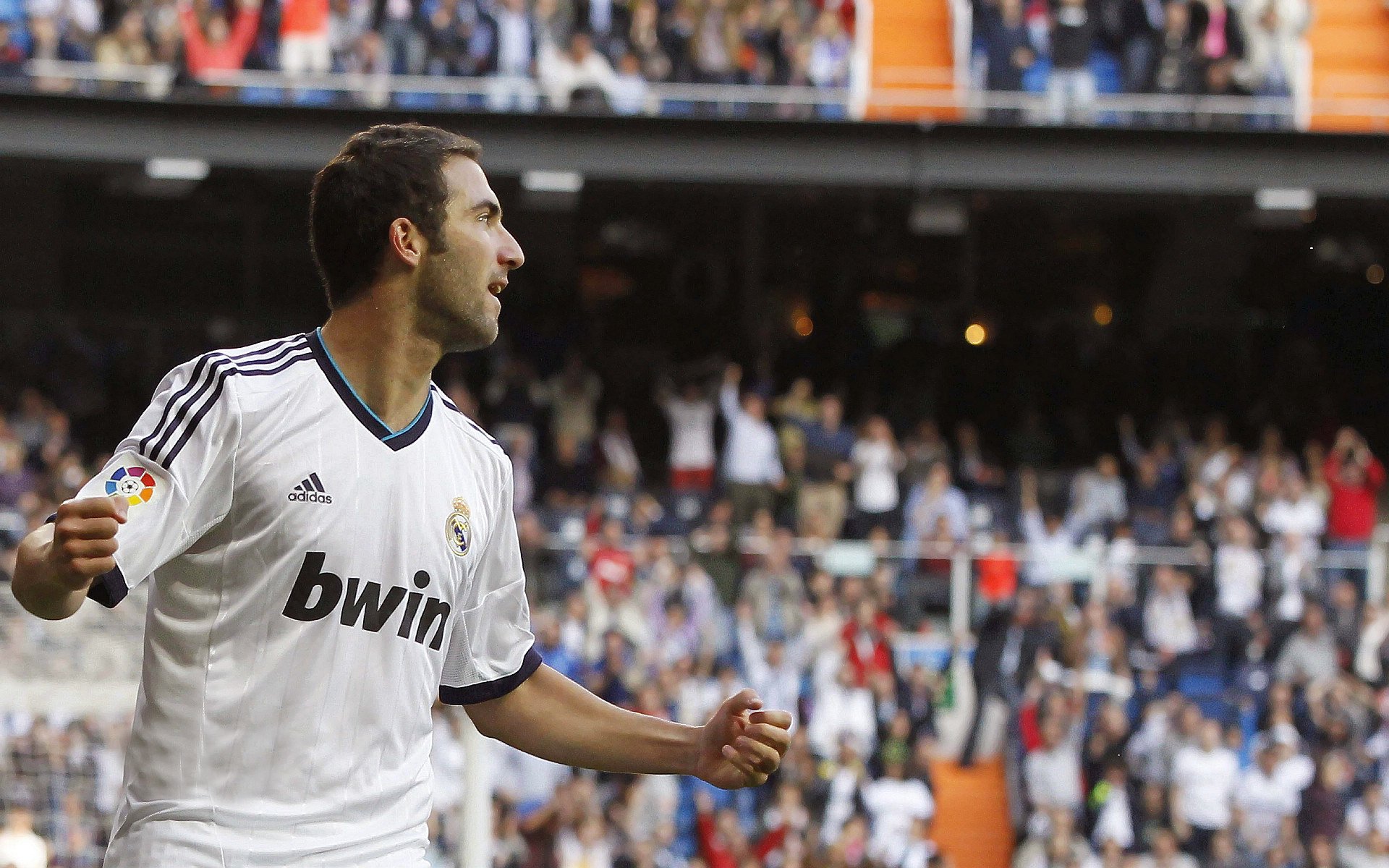 皇马重振旗帜,球员团结一心迎接挑战,皇马jese